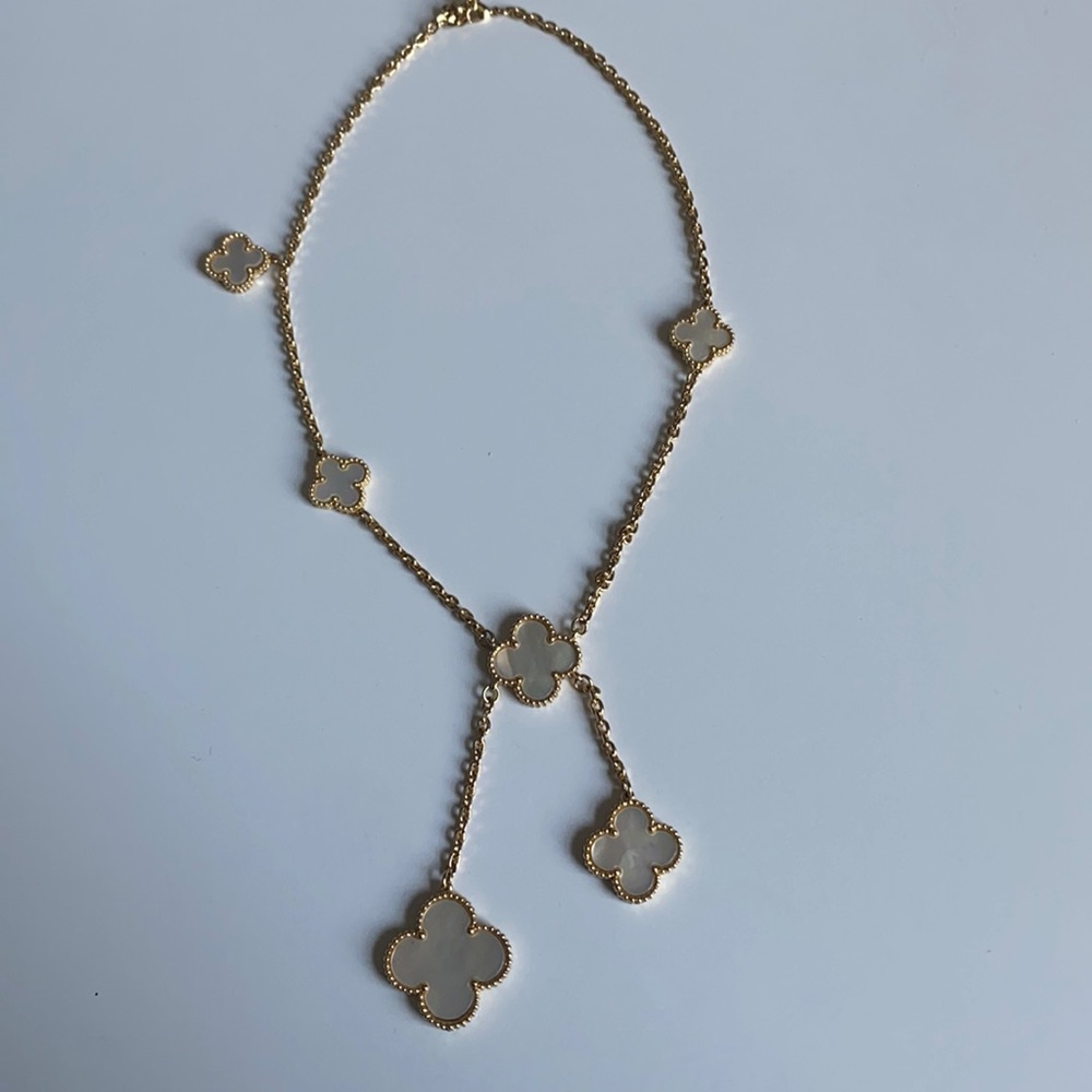 Beautiful van cleef necklace